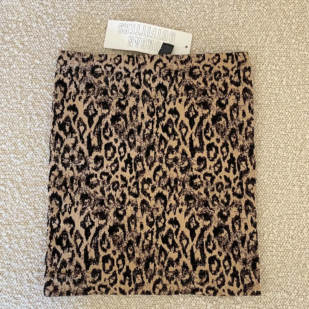 Out From Under Leopard Print Seamless Knit Tube Top NWT XS - Picture 3 of 6
